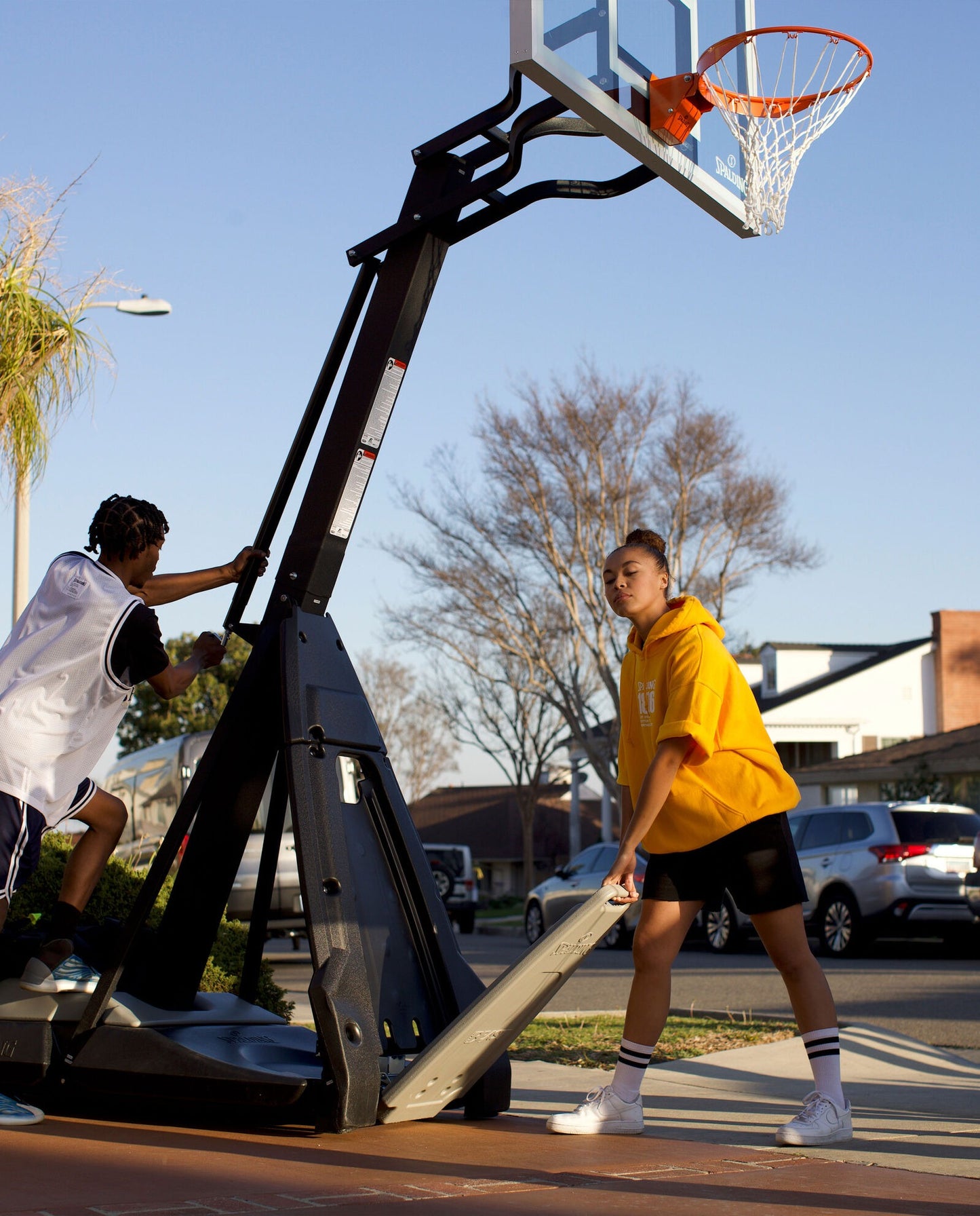 Spalding THE BEAST PORTABLE BASKETBALL HOOP